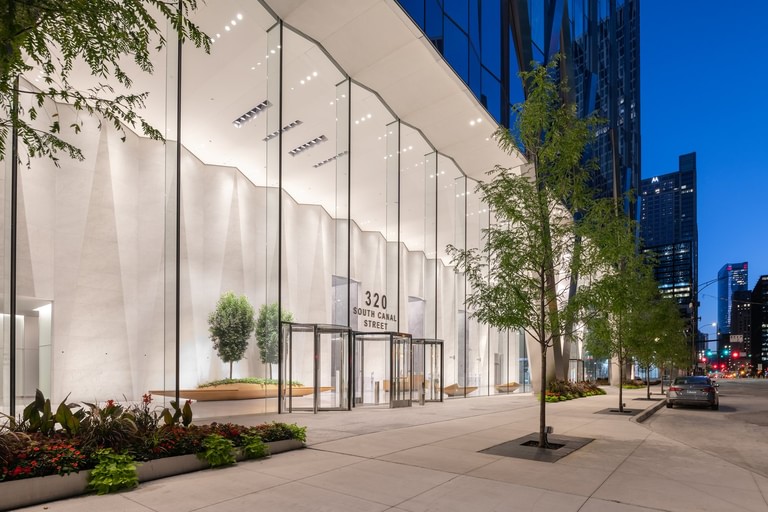 GP Completes Chicago's Healthiest Office Tower image 5