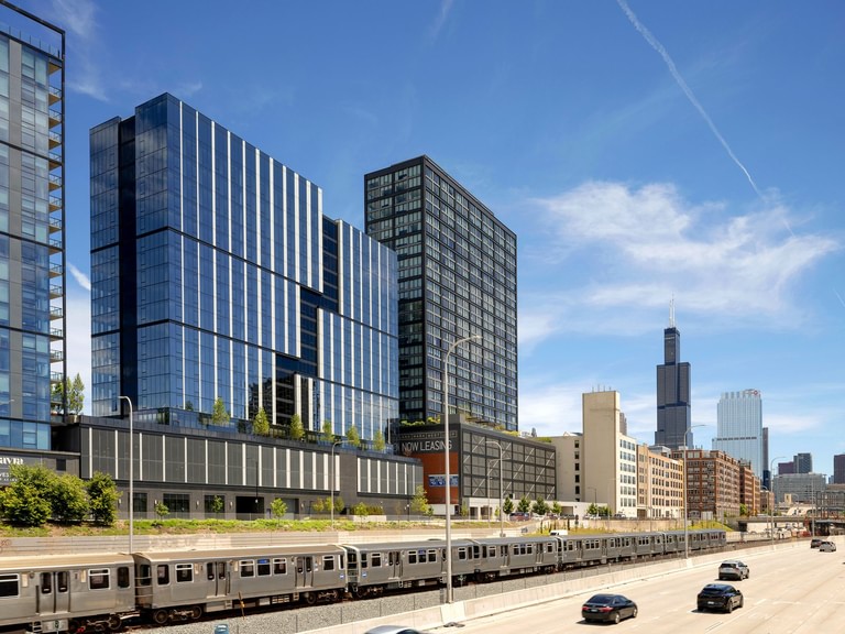 Pizzuti Celebrates Grand Opening of First Chicago Multifamily Development image 1