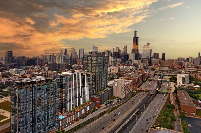 Pizzuti Celebrates Grand Opening of First Chicago Multifamily Development image 14