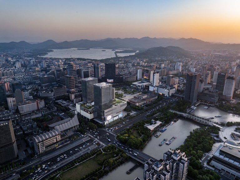 Goettsch Partners Celebrates the Completion of Four Seasons Hotel Hangzhou at Hangzhou Center image 15